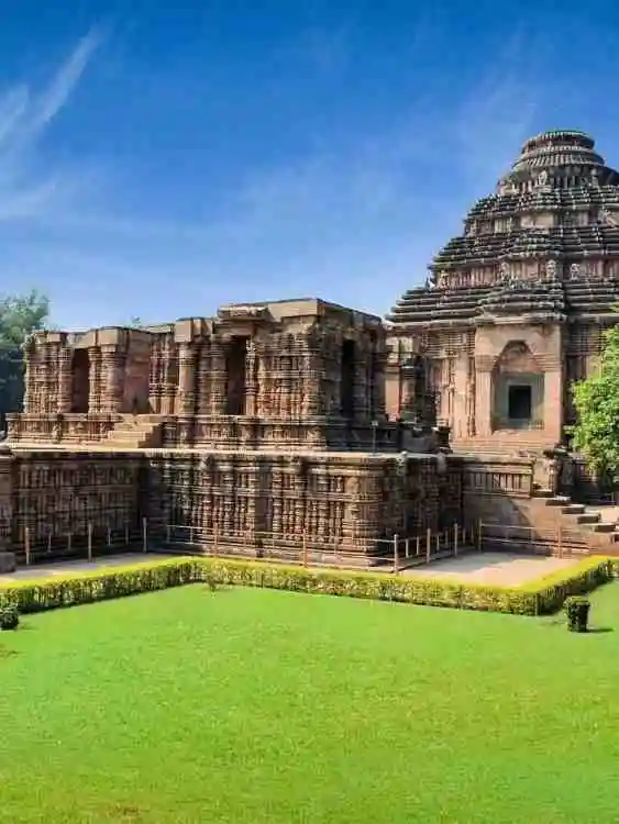 Odisha tour covering Puri Konark Bhubaneswar Gopalpur Chilika Daringbadi and Simlipal