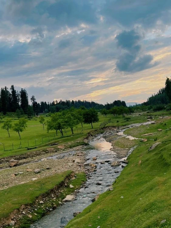 Kashmir tour package 8N/9D